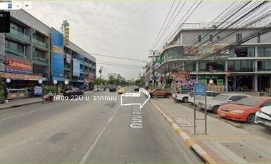 Haus zum Kauf mit 4 Zimmer in Khan Na Yao, Bangkok