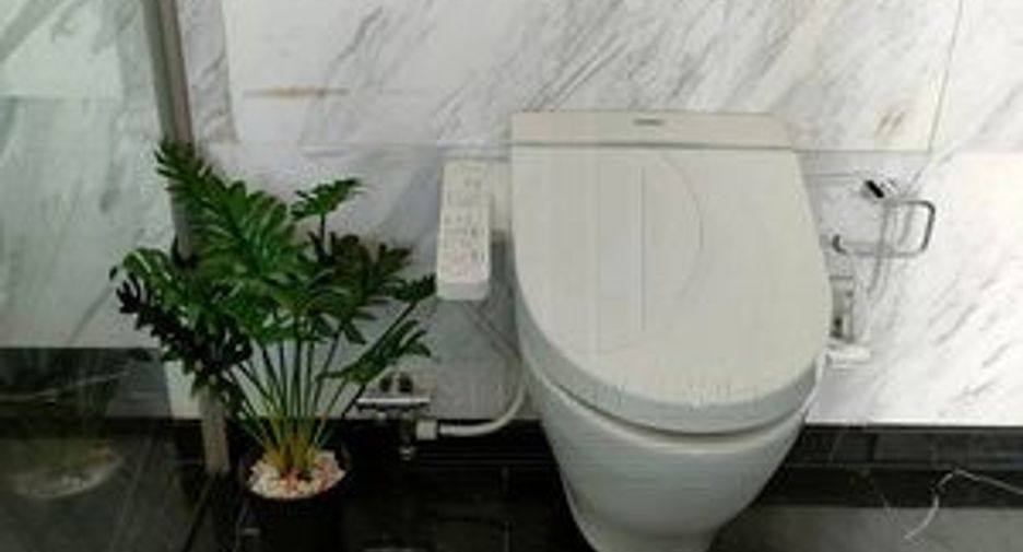 For rent 2 bedrooms condo in Sathon, Bangkok