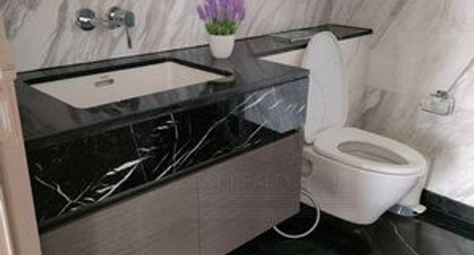 For rent 2 bedrooms condo in Sathon, Bangkok