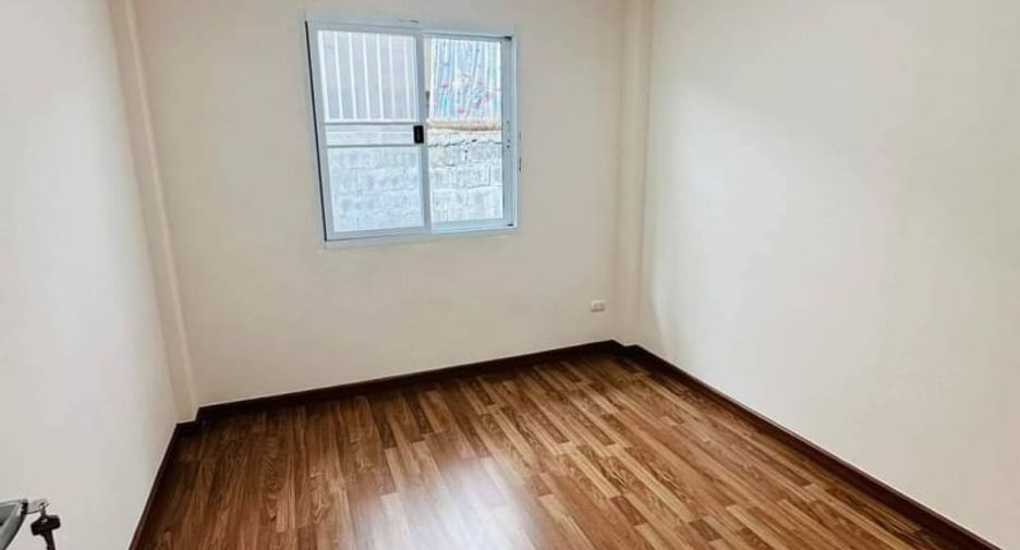 Продажа 3 спальни таунхаус в Si Racha, Чонбури