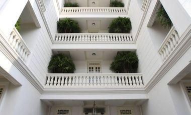 For sale 12 bedrooms hotel in Khlong Toei, Bangkok