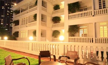 For sale 12 bedrooms hotel in Khlong Toei, Bangkok