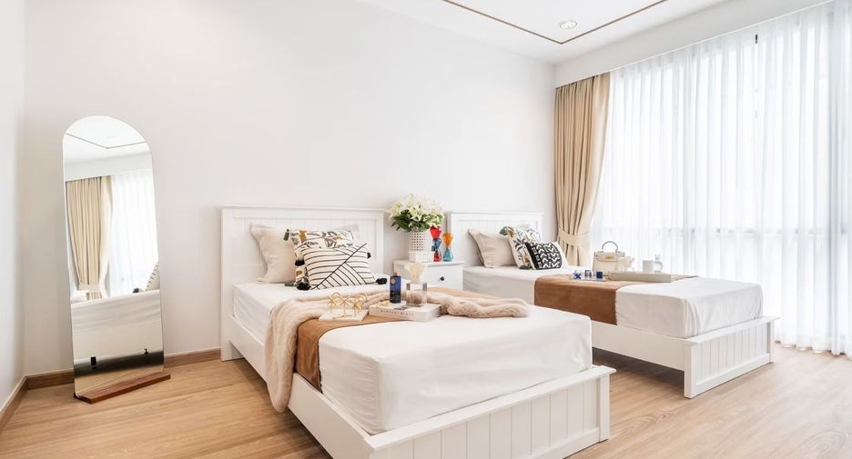 For rent 4 ベッドルーム serviced apartment in Sathon, Bangkok