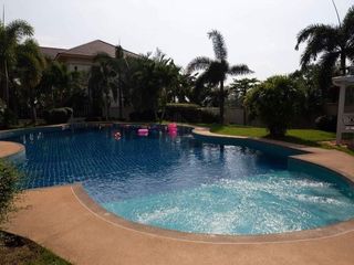 À louer 5 chambres maison à Bang Lamung, Chonburi