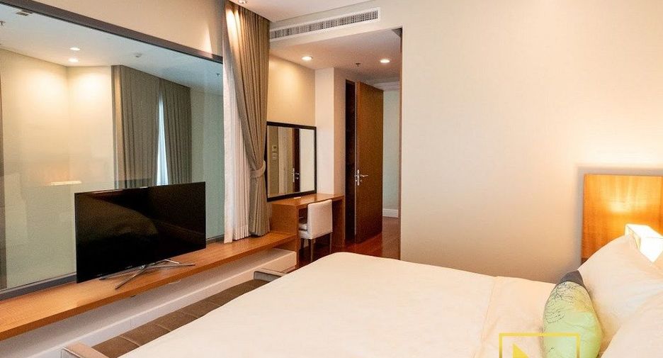 Condo en alquiler de 3 habitaciones en Khlong Toei, Bangkok