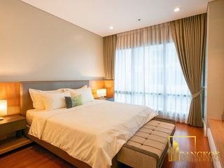 For rent 3 bedrooms condo in Khlong Toei, Bangkok