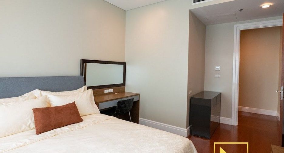 Condo en alquiler de 3 habitaciones en Khlong Toei, Bangkok
