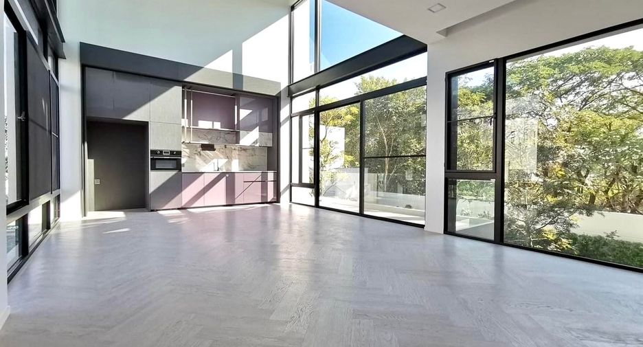 Casa en venta de 4 habitaciones en Saphan Sung, Bangkok