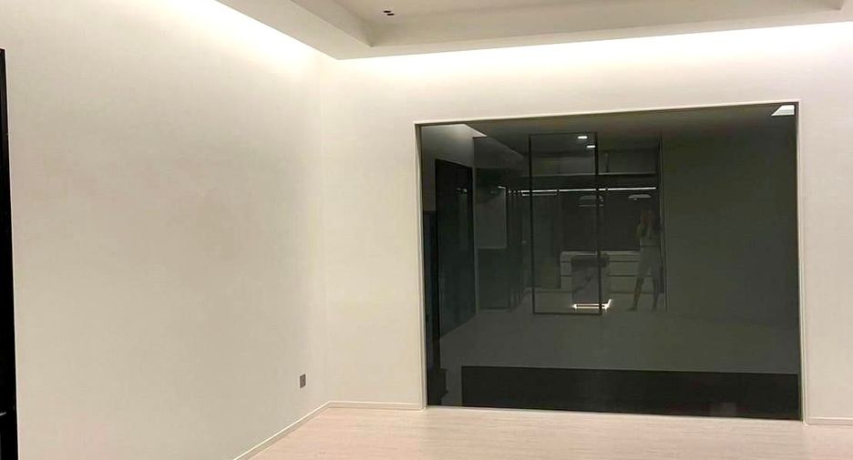 Casa en venta de 4 habitaciones en Saphan Sung, Bangkok