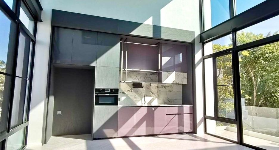Casa en venta de 4 habitaciones en Saphan Sung, Bangkok