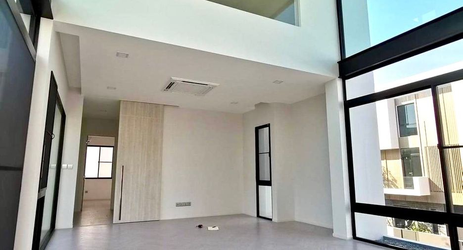 Casa en venta de 4 habitaciones en Saphan Sung, Bangkok