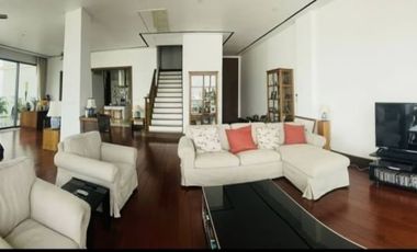 For sale 3 bed condo in Watthana, Bangkok