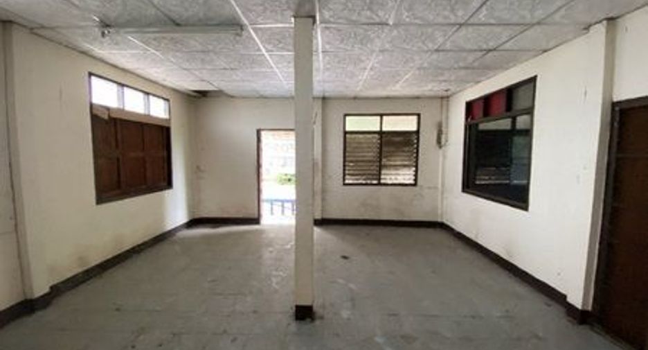 For sale 2 bedrooms house in Mae Tha, Lampang