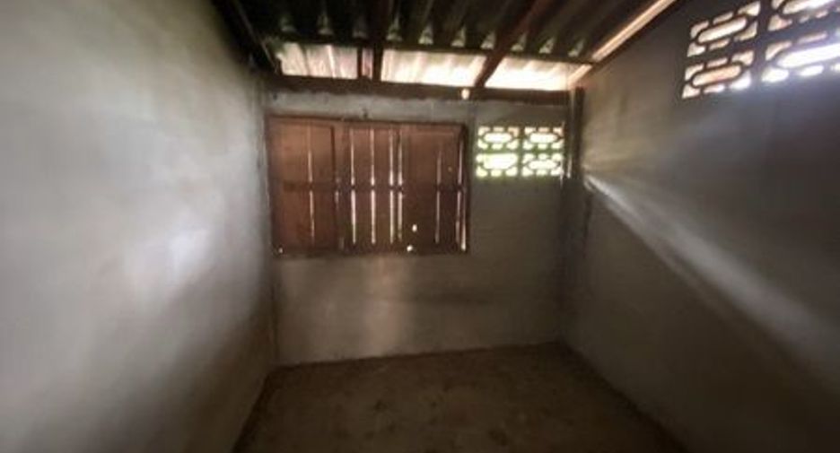 For sale 2 bedrooms house in Mae Tha, Lampang