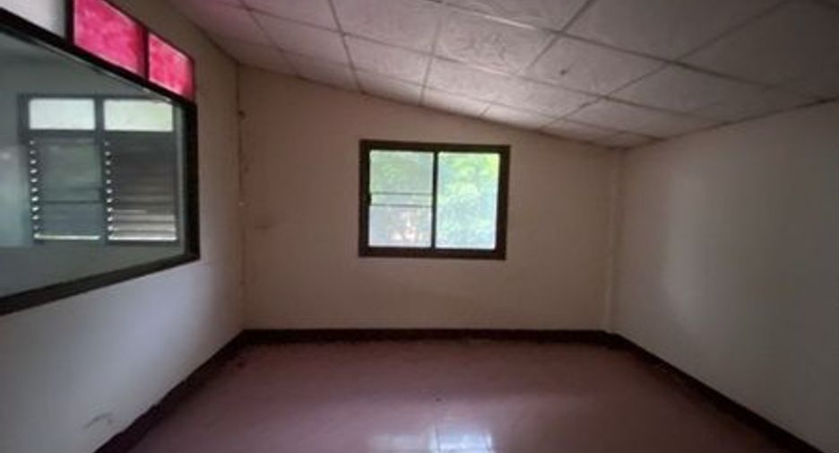 For sale 2 bedrooms house in Mae Tha, Lampang