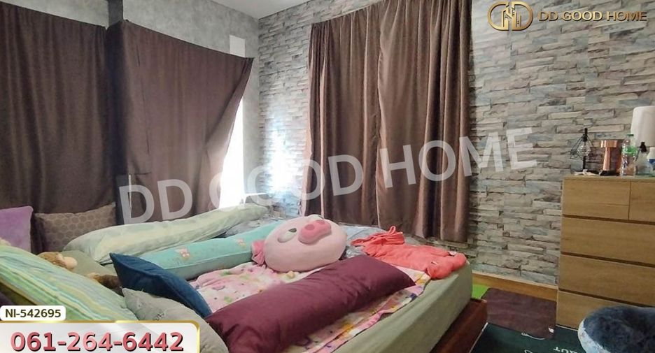 For sale 3 bedrooms townhouse in Phra Samut Chedi, Samut Prakan