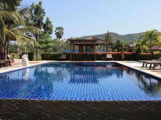 For sale 11 bed hotel in Pran Buri, Prachuap Khiri Khan
