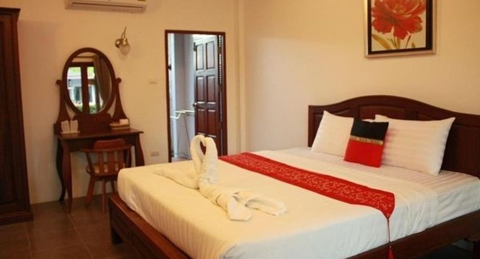 For sale 11 bed hotel in Pran Buri, Prachuap Khiri Khan