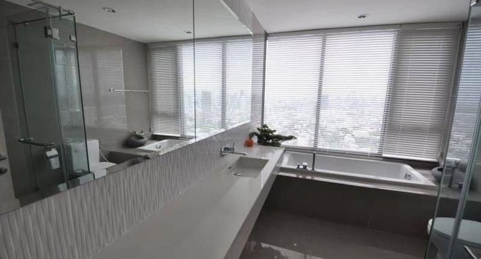 À vendre 2 chambres condo à Khlong Toei, Bangkok