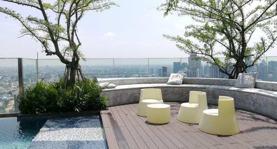 À vendre 2 chambres condo à Khlong Toei, Bangkok