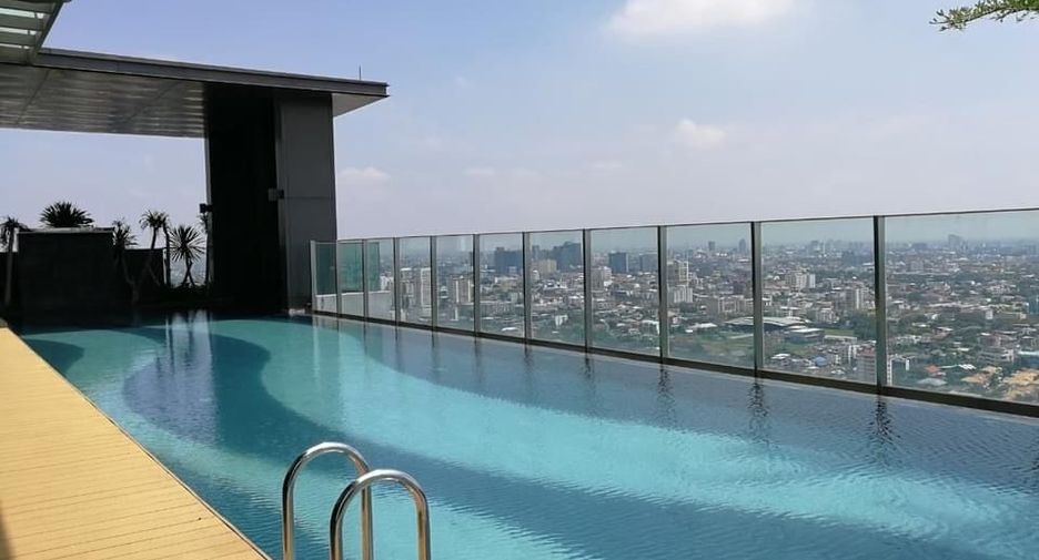 À vendre 2 chambres condo à Khlong Toei, Bangkok