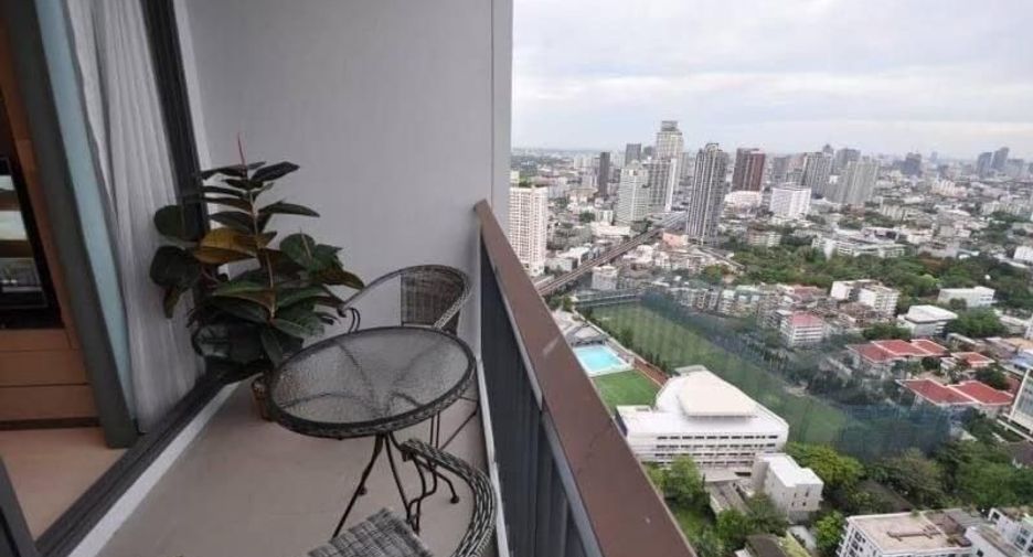 À vendre 2 chambres condo à Khlong Toei, Bangkok