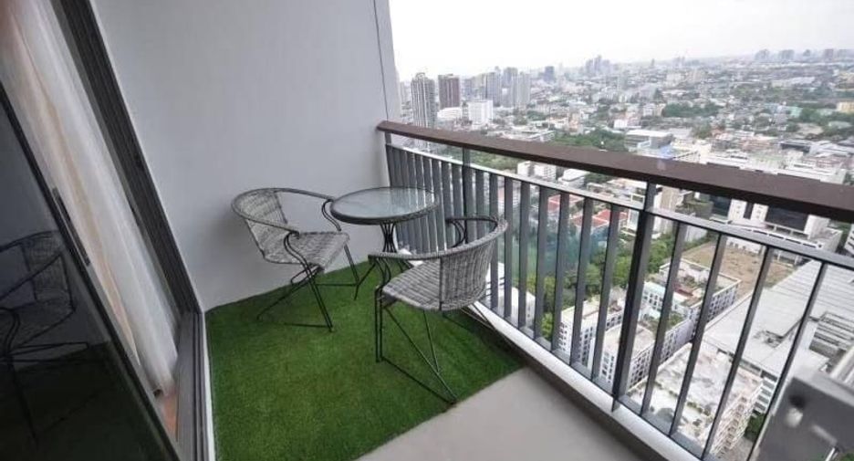 À vendre 2 chambres condo à Khlong Toei, Bangkok
