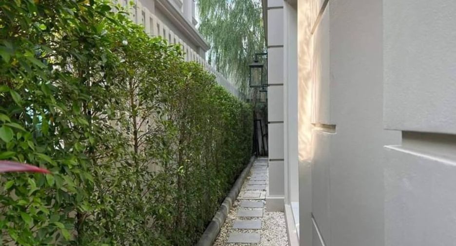 For sale 4 ベッドルーム house in Yan Nawa, Bangkok