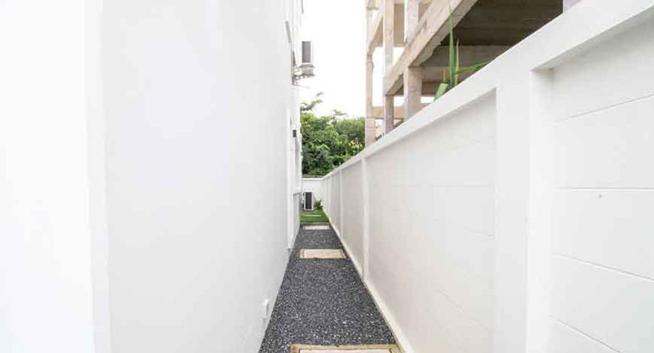 For sale 4 bedrooms house in Hang Dong, Chiang Mai