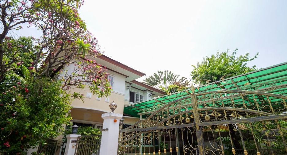 For sale 7 bed house in Lat Phrao, Bangkok