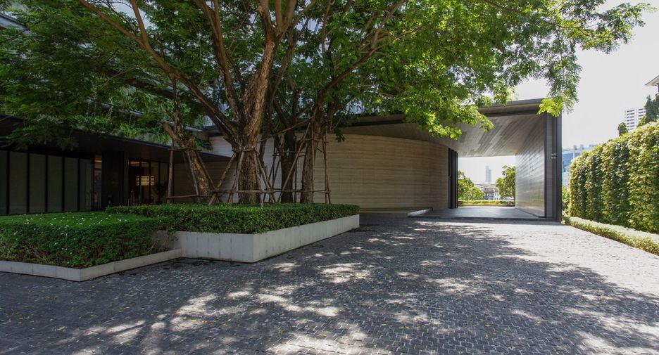 For rent and for sale 4 bed condo in Khlong San, Bangkok
