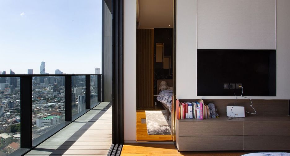 For rent and for sale 4 bed condo in Khlong San, Bangkok