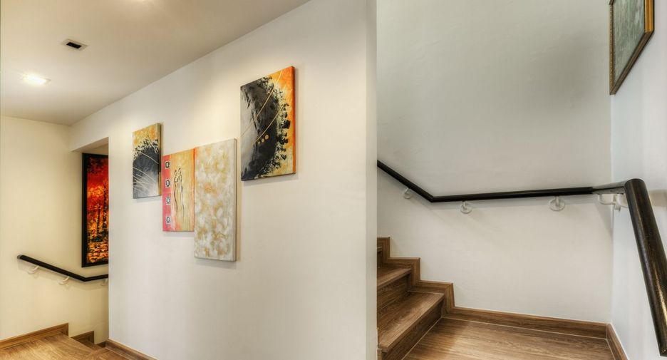 For rent 3 bedrooms townhouse in Thalang, Phuket
