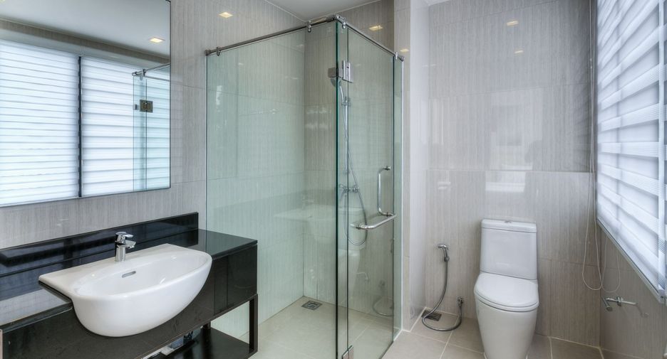For rent 3 bedrooms townhouse in Thalang, Phuket