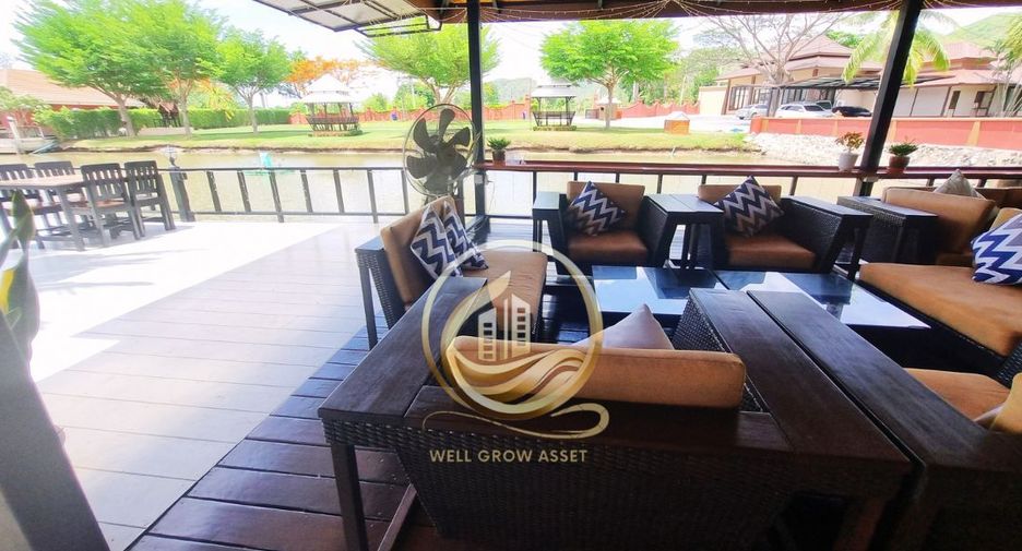 Local comercial en venta de 3 habitaciones en Cha Am, Phetchaburi
