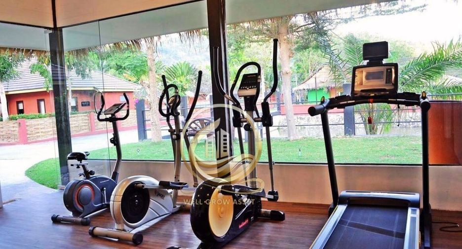 Local comercial en venta de 3 habitaciones en Cha Am, Phetchaburi