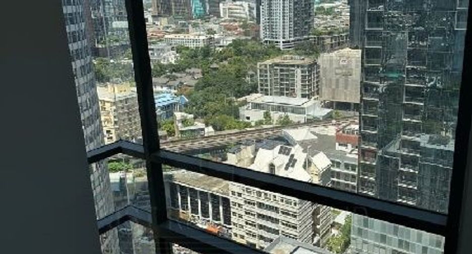 For sale 2 bedrooms condo in Khlong Toei, Bangkok