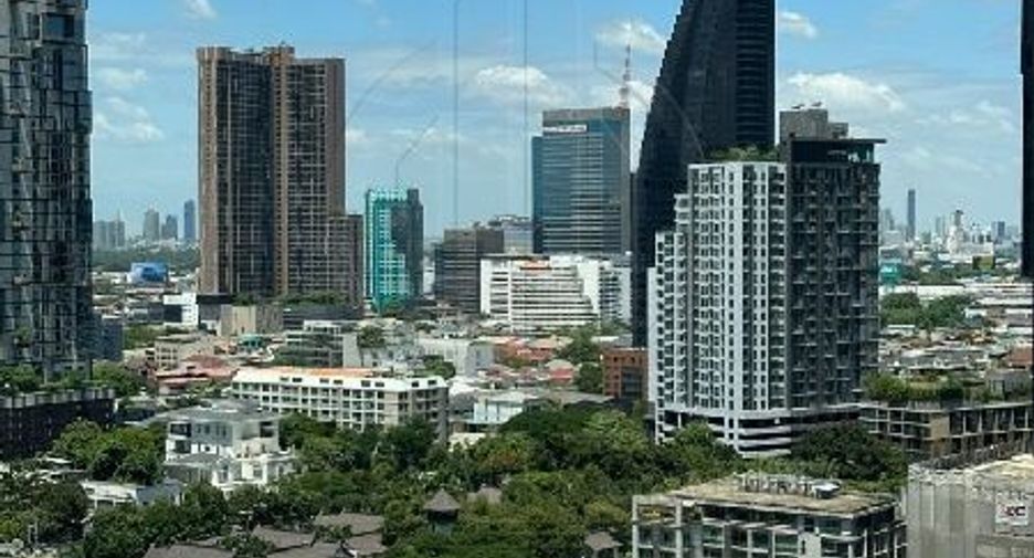 For sale 2 bedrooms condo in Khlong Toei, Bangkok