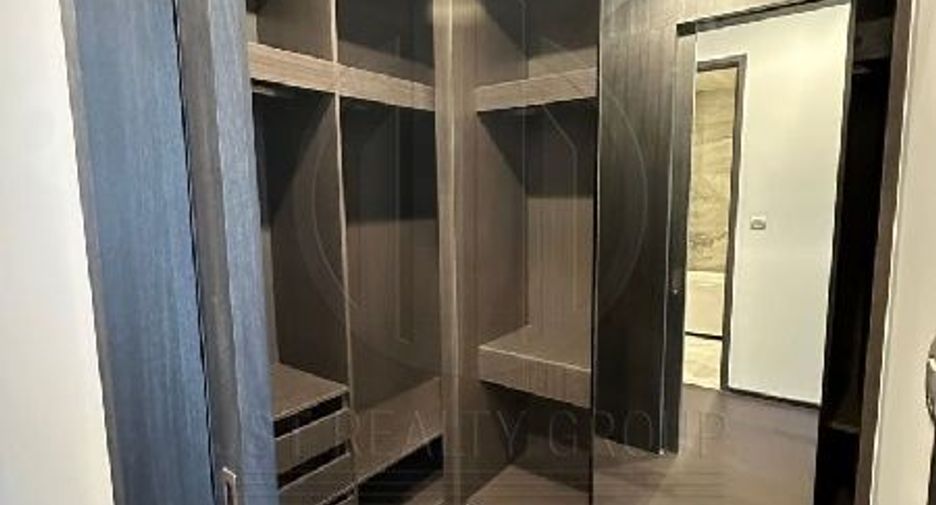 For sale 2 bedrooms condo in Khlong Toei, Bangkok