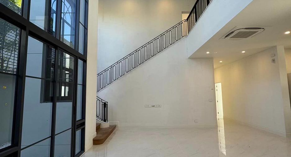 For rent 4 ベッドルーム house in Bang Kapi, Bangkok