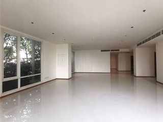 For rent 3 bedrooms condo in Sathon, Bangkok