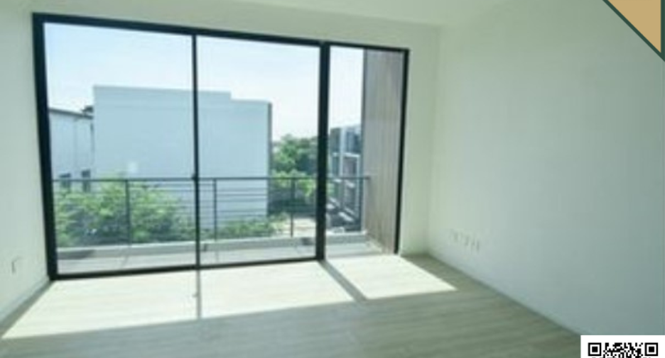 Reihenhaus zum Kauf mit 3 Zimmer in Saphan Sung, Bangkok
