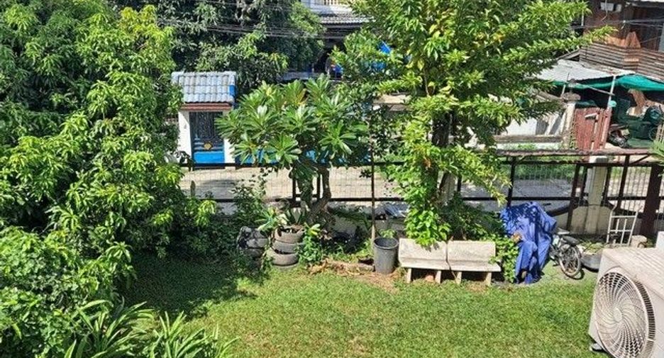 Haus zum Kauf mit 3 Zimmer in Phra Khanong, Bangkok