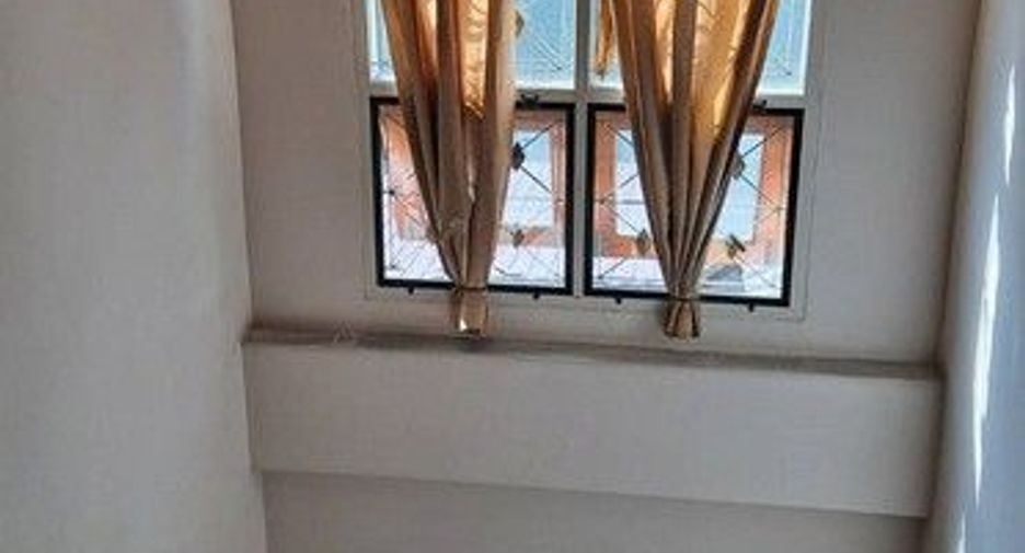 Haus zum Kauf mit 3 Zimmer in Phra Khanong, Bangkok