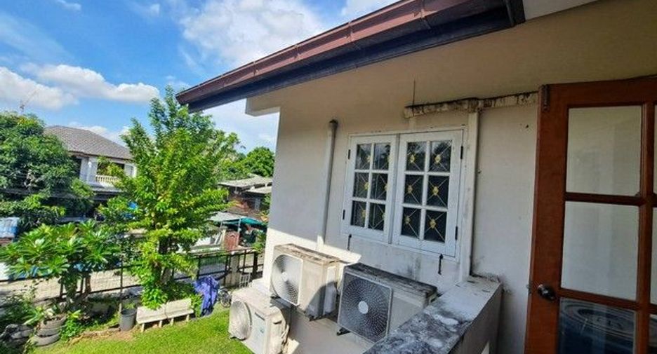 Haus zum Kauf mit 3 Zimmer in Phra Khanong, Bangkok