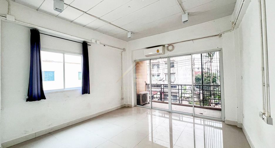 For sale 4 Beds retail Space in Bang Khae, Bangkok