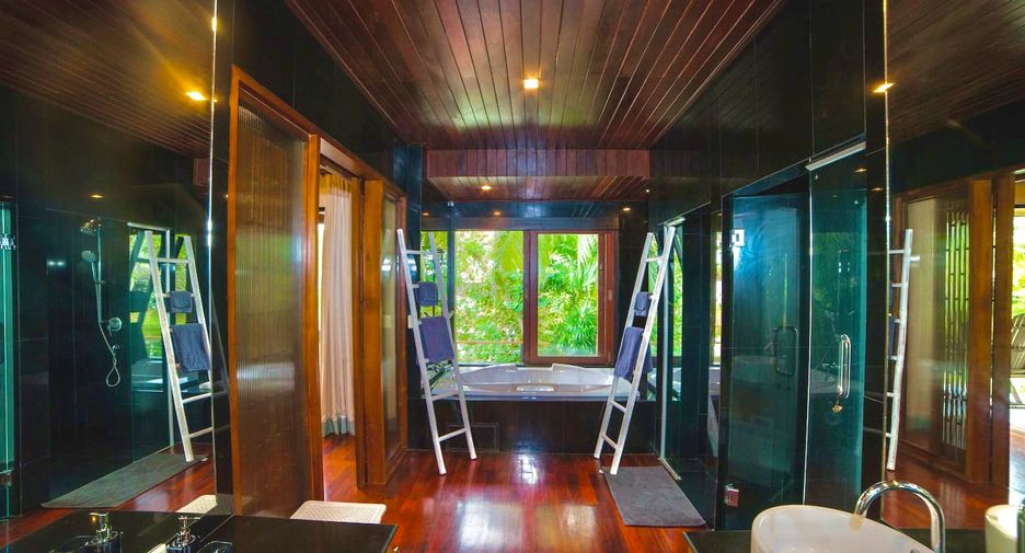 For rent 5 bedrooms villa in Thalang, Phuket