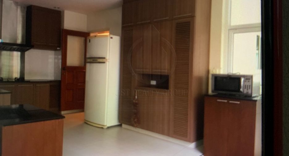 出租 5 卧室 独立屋 在 Pak Kret, Nonthaburi