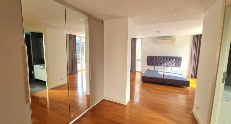 À louer et à vendre 3 chambres condo à Watthana, Bangkok