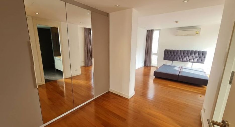 À louer et à vendre 3 chambres condo à Watthana, Bangkok